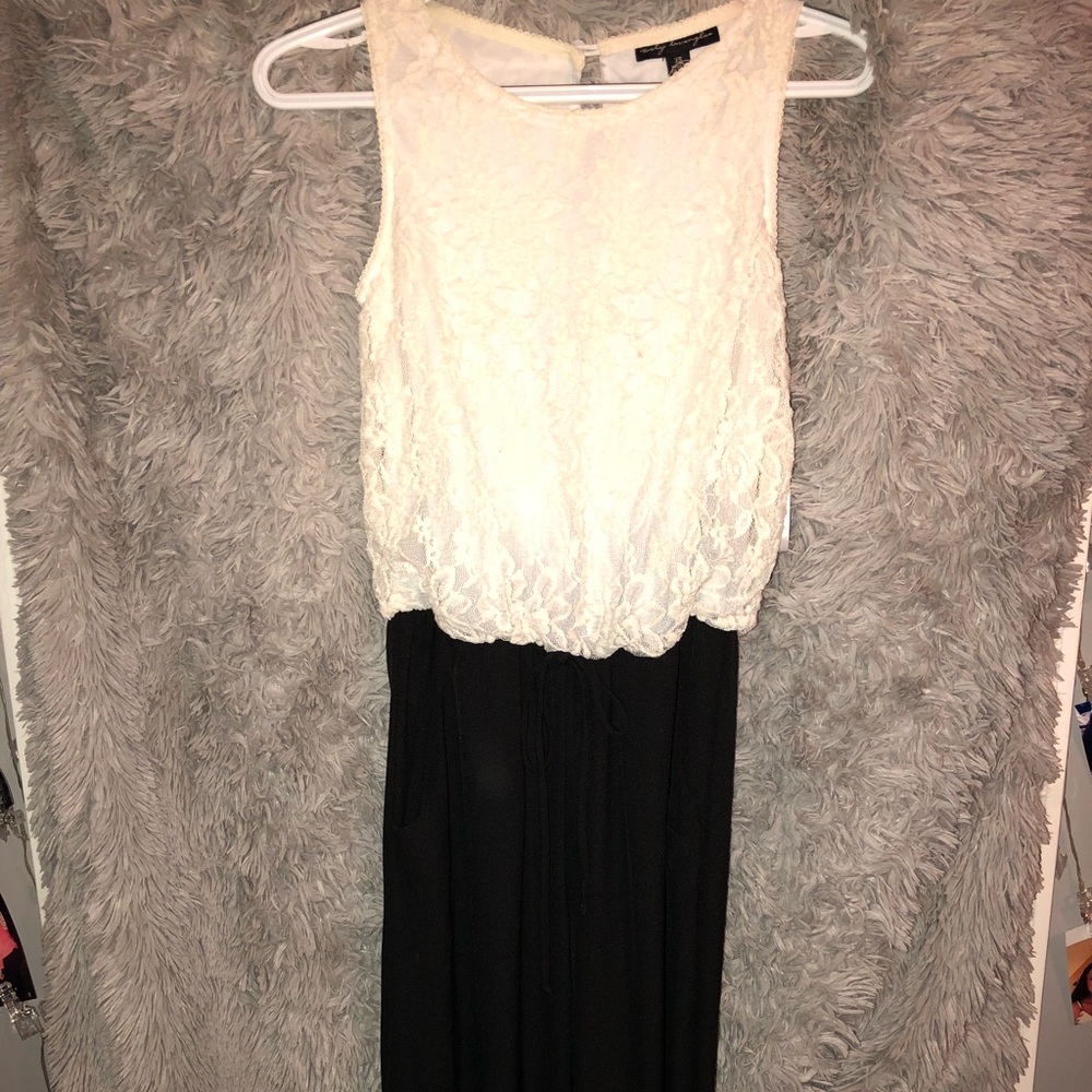 Black and white jumper